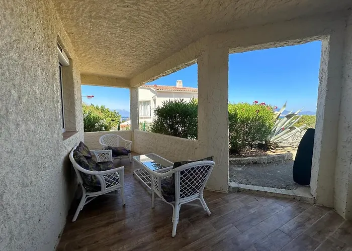 Bas De Villa Climatise Et Wifi 2 Chambre Pour 4 Personnes Et Petite Vue Mer