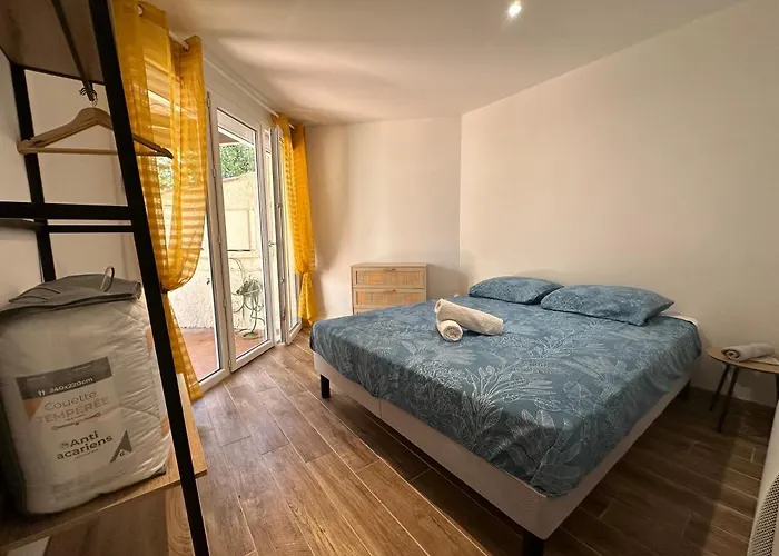 Bas De Villa Climatise Et Wifi 2 Chambre Pour 4 Personnes Et Petite Vue Mer